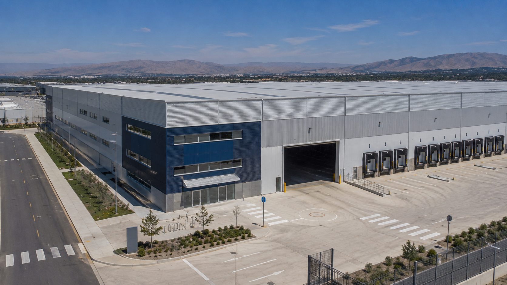 Strip center comercial, ejemplo de formato de ficha